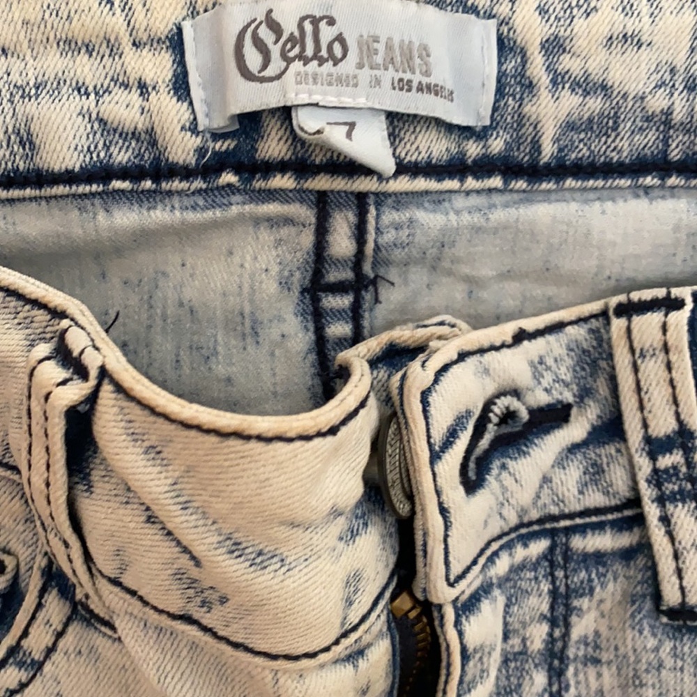 Jeans - Picture 2 of 4